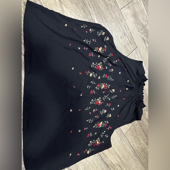 Chenault Black Blouse 3x ♥️ - Picture 3 of 11